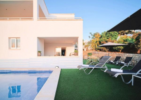 VILLA ROMEO 2km FROM IBIZA TOWN AND 1km FROM TALAMANCA BEACH